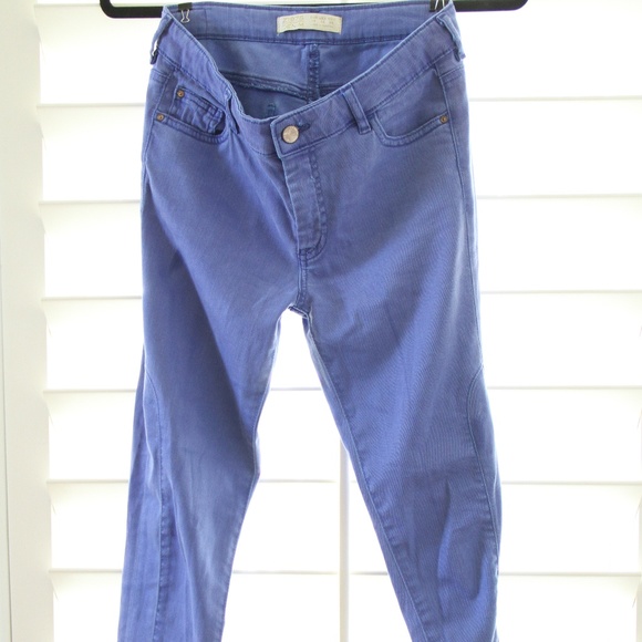 Light Blue Jeans - Picture 1 of 2